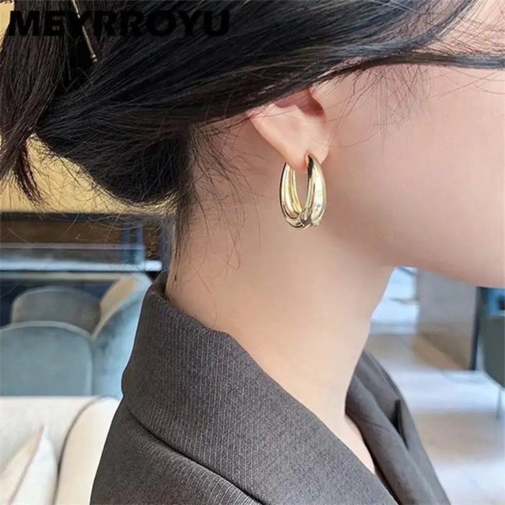 14K Gold filled hoop earrings - Picture 3 of 5